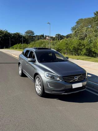 VOLVO XC60 2.0 T5 MOMENTUM GASOLINA 4P AUTOMÁTICO VOLVO XC60 2.0 T5 MOMENTUM GASOLINA 4P AUTOMÁTICO